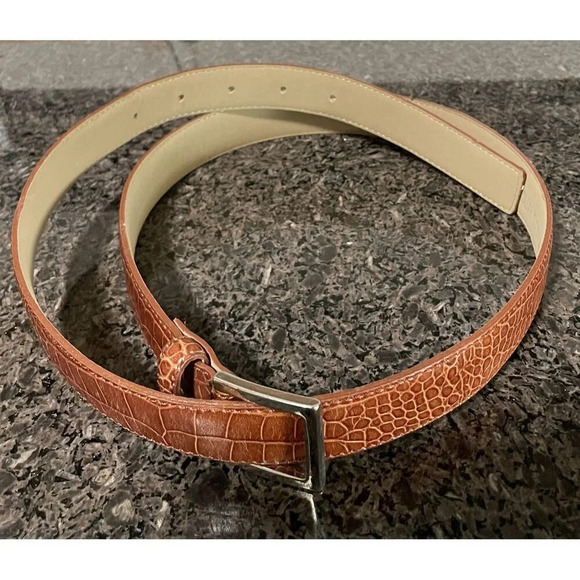 Casual‎ Corner Large Genuine Leather Crocodile Embossed Belt Silver Buckle Italy - Picture 1 of 8